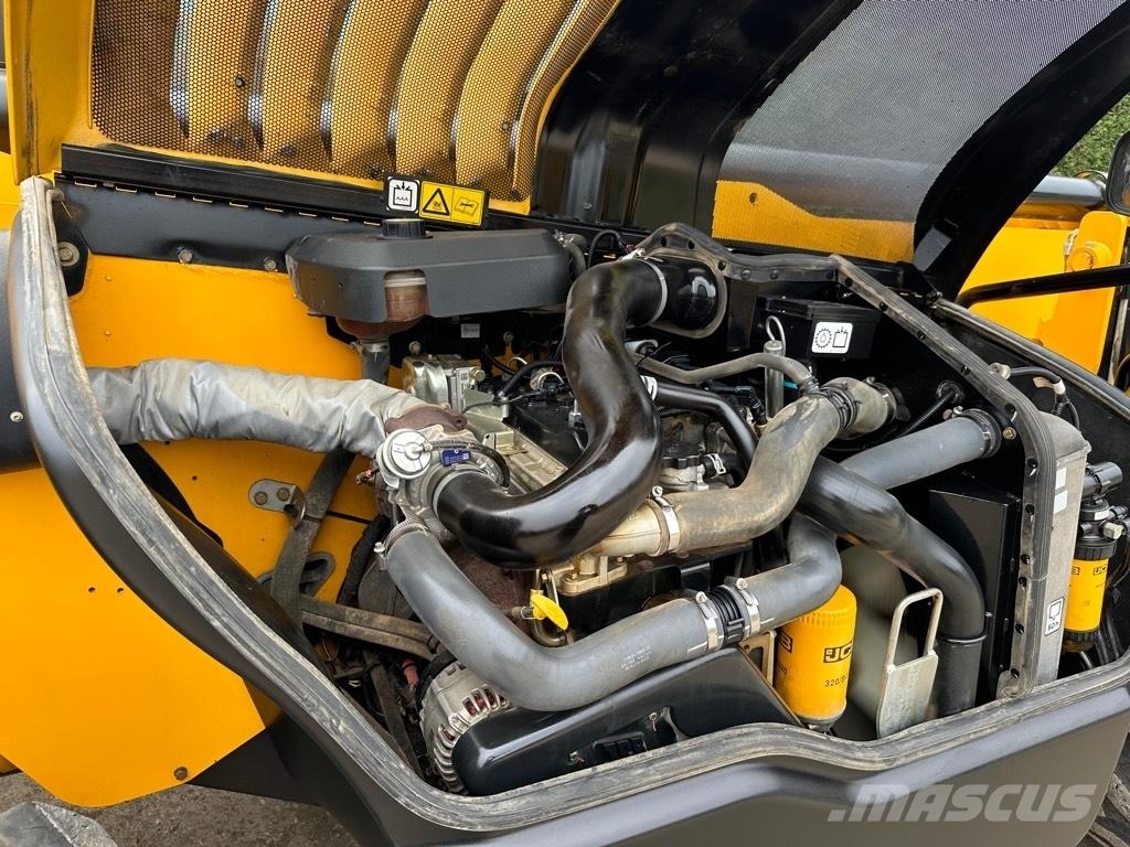 JCB 535-125 Teleskopické manipulátory