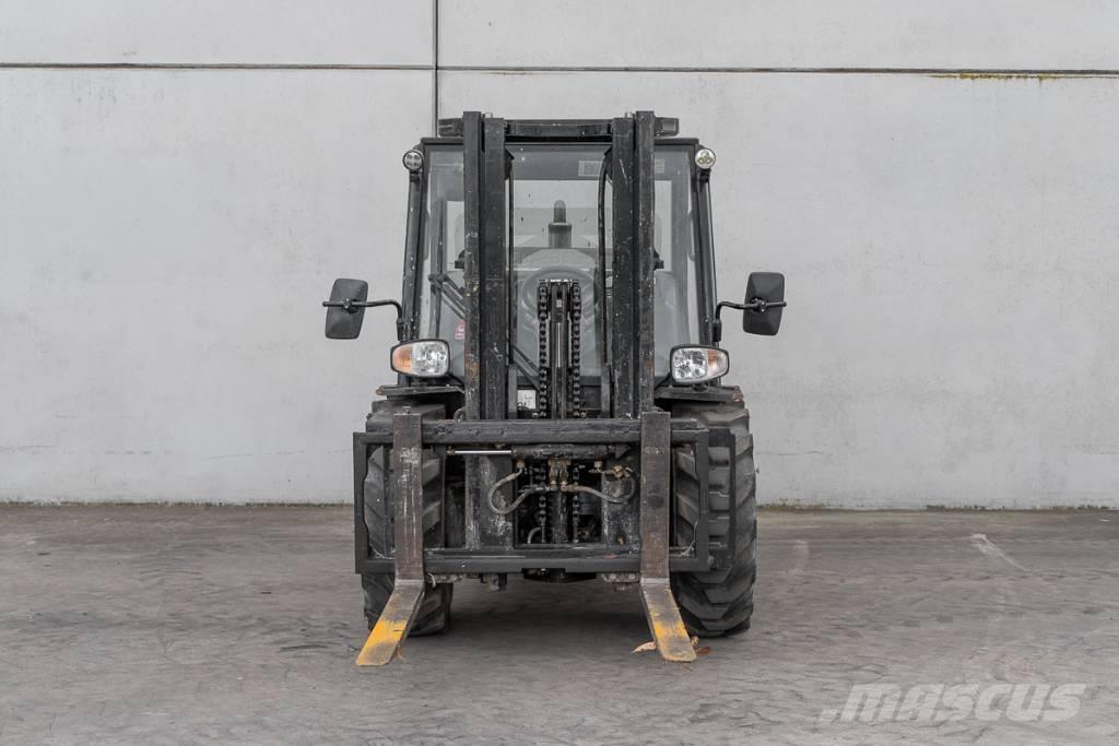 Manitou MC 30-4 Dieselové vozíky