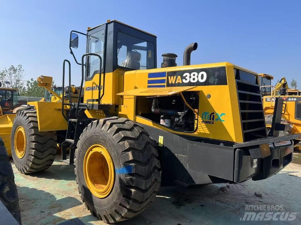 Komatsu WA 380 Kolesové nakladače