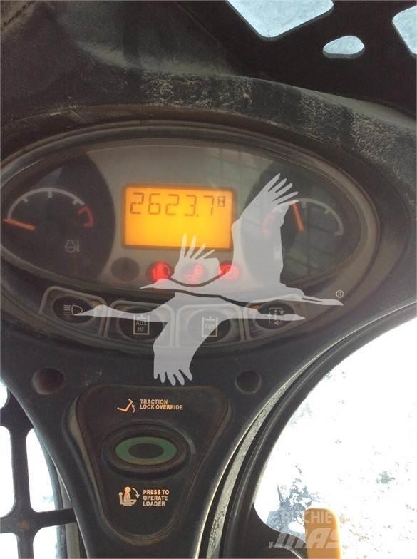 Bobcat T750 Šmykom riadené nakladače