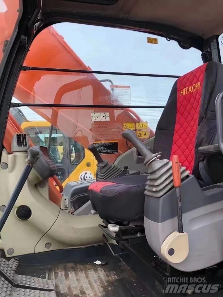 Hitachi ZX 250 Pásové rýpadlá