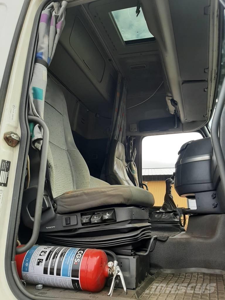 Volvo FH 12 Nákladné vozidlá s bočnou zhrnovacou plachtou