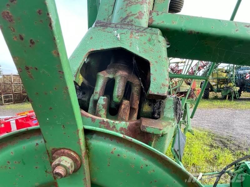 Kuhn GF6301 MH Obracače a zhrabovače sena