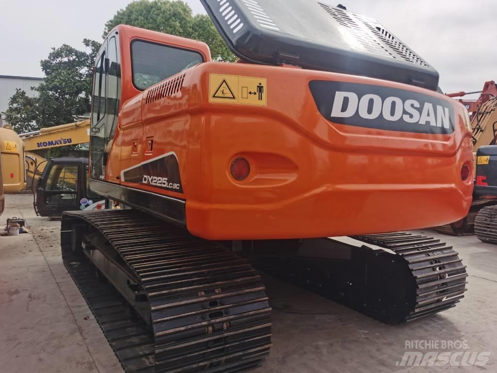 Doosan DX 225 LC-9C Pásové rýpadlá