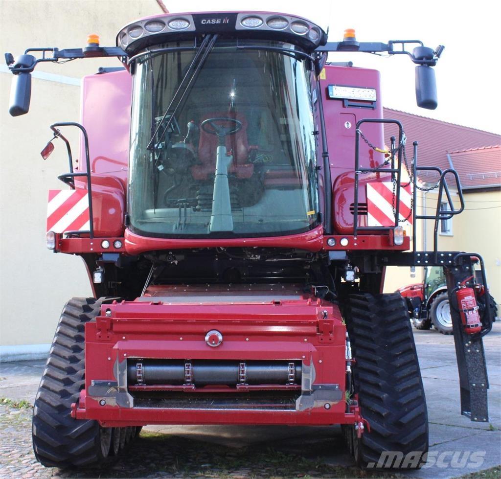Case IH AF 8250 Kombinované zberacie stroje