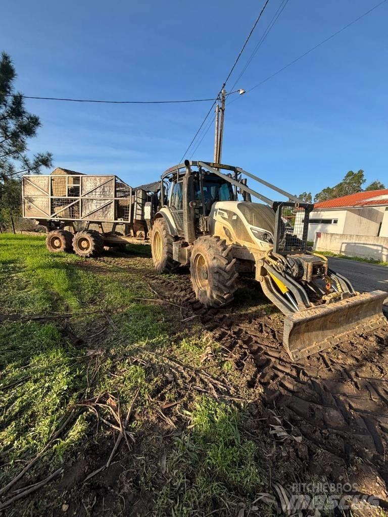 Valtra T 174 Lesné traktory
