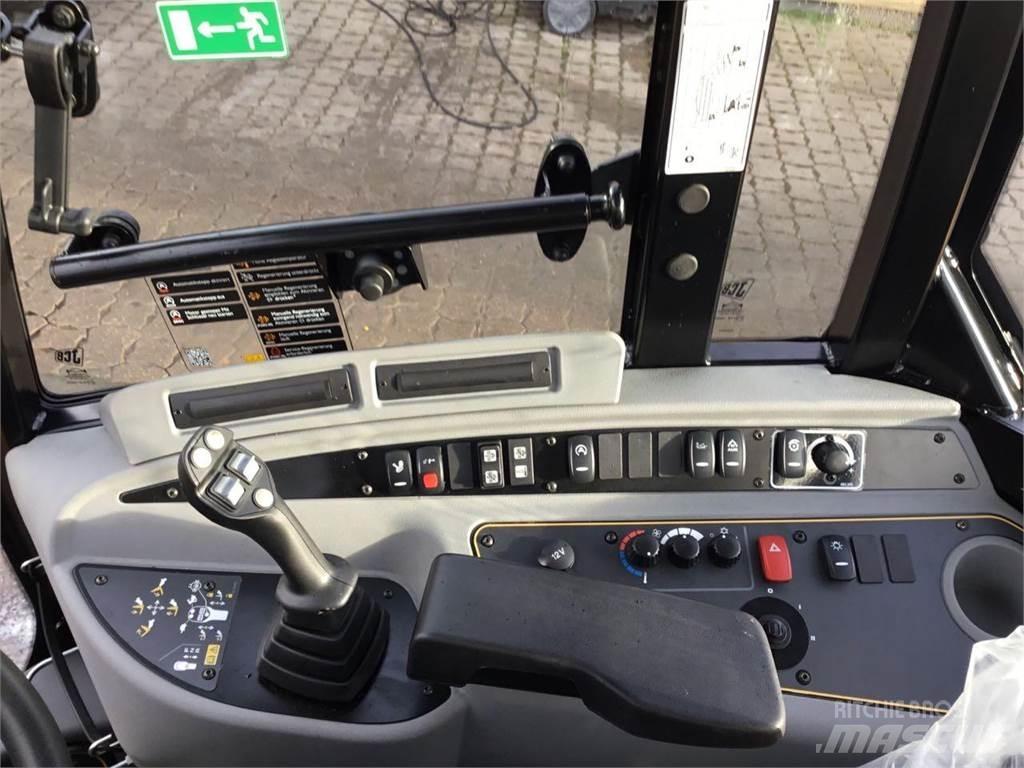 JCB TM 220 Agri Teleskopické plošiny
