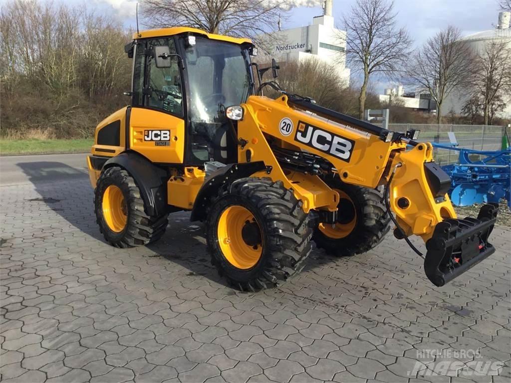 JCB TM 220 Agri Teleskopické plošiny