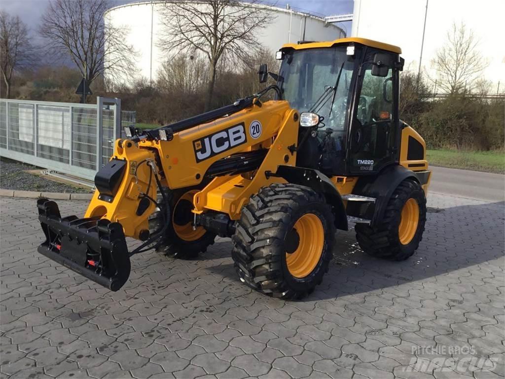 JCB TM 220 Agri Teleskopické plošiny
