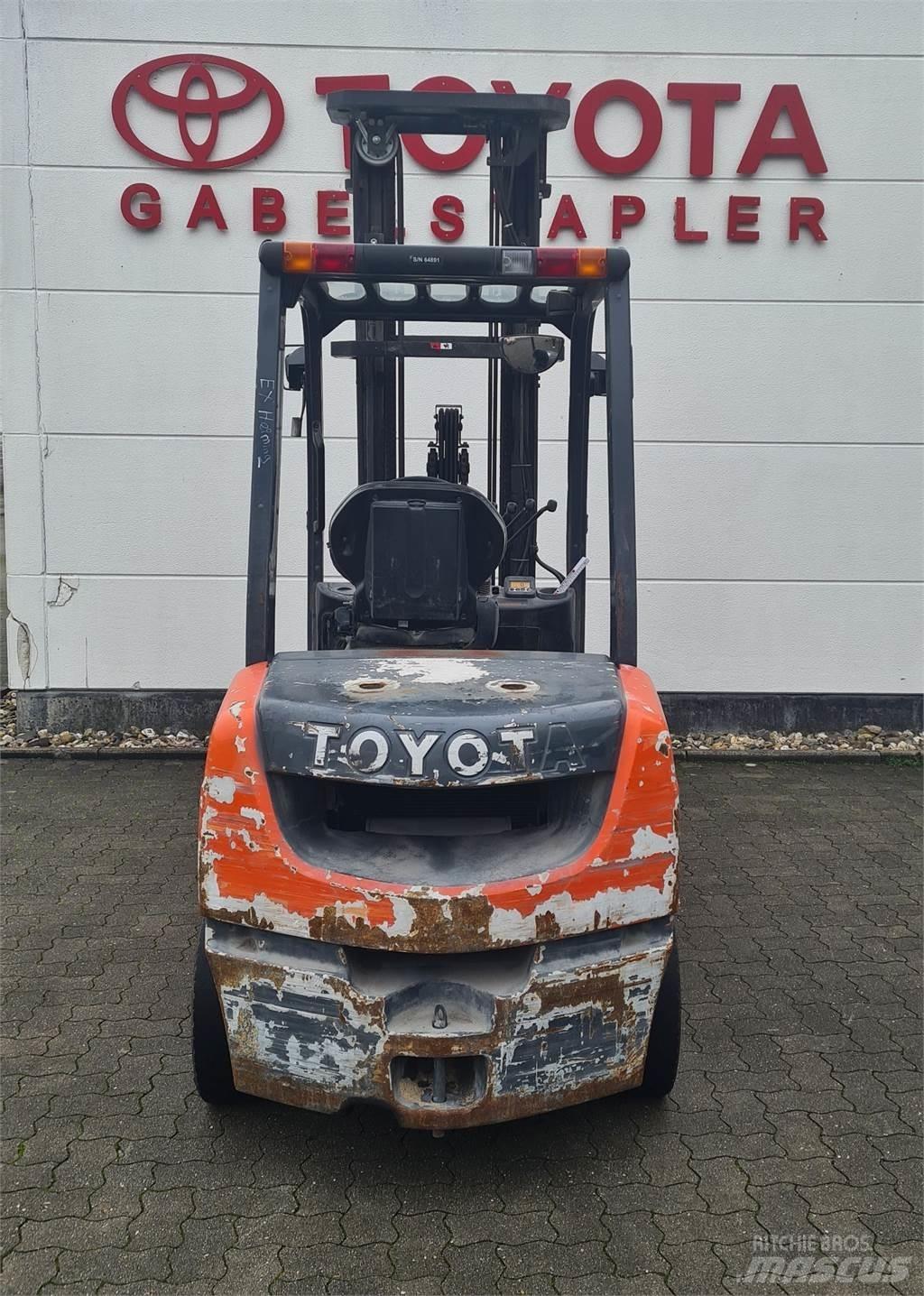 Toyota 02-8FDF30 Dieselové vozíky