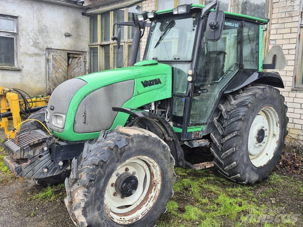 Valtra A 95 Traktory