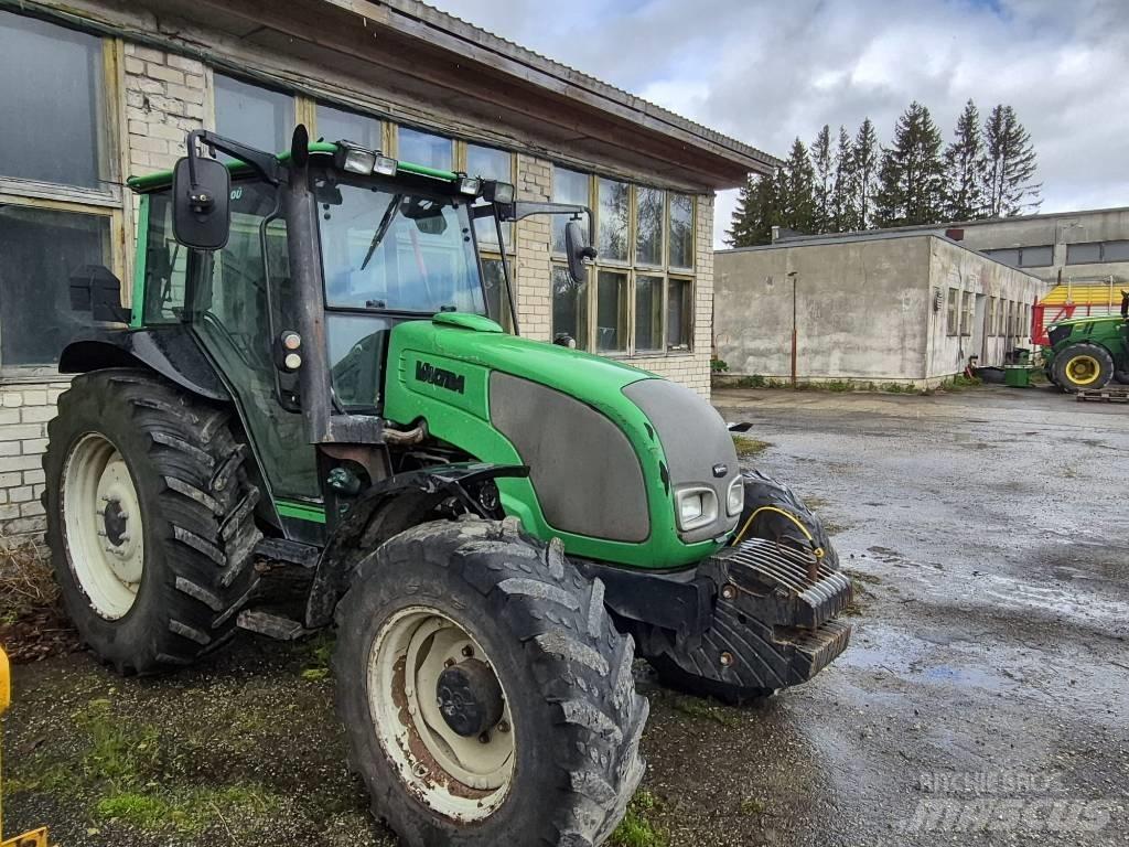 Valtra A 95 Traktory