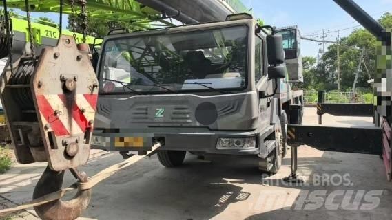 Zoomlion ZTC 500 H5 Univerzálne terénne žeriavy