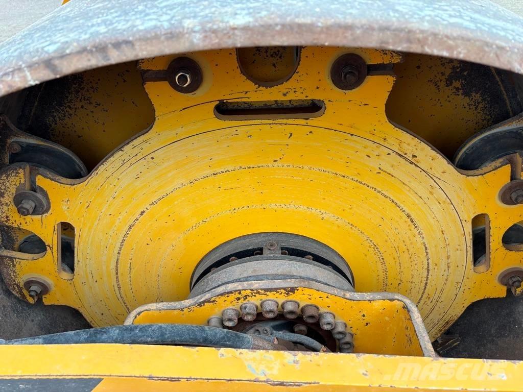 Volvo SD 135 B Ťahačové valce