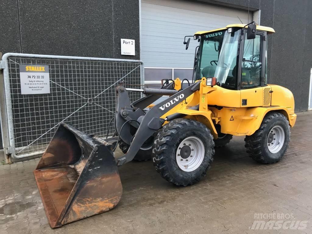 Volvo L30B Kolesové nakladače