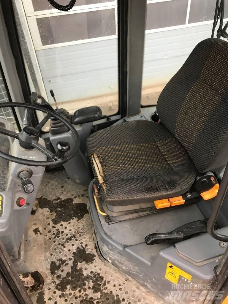 Volvo L30B Kolesové nakladače