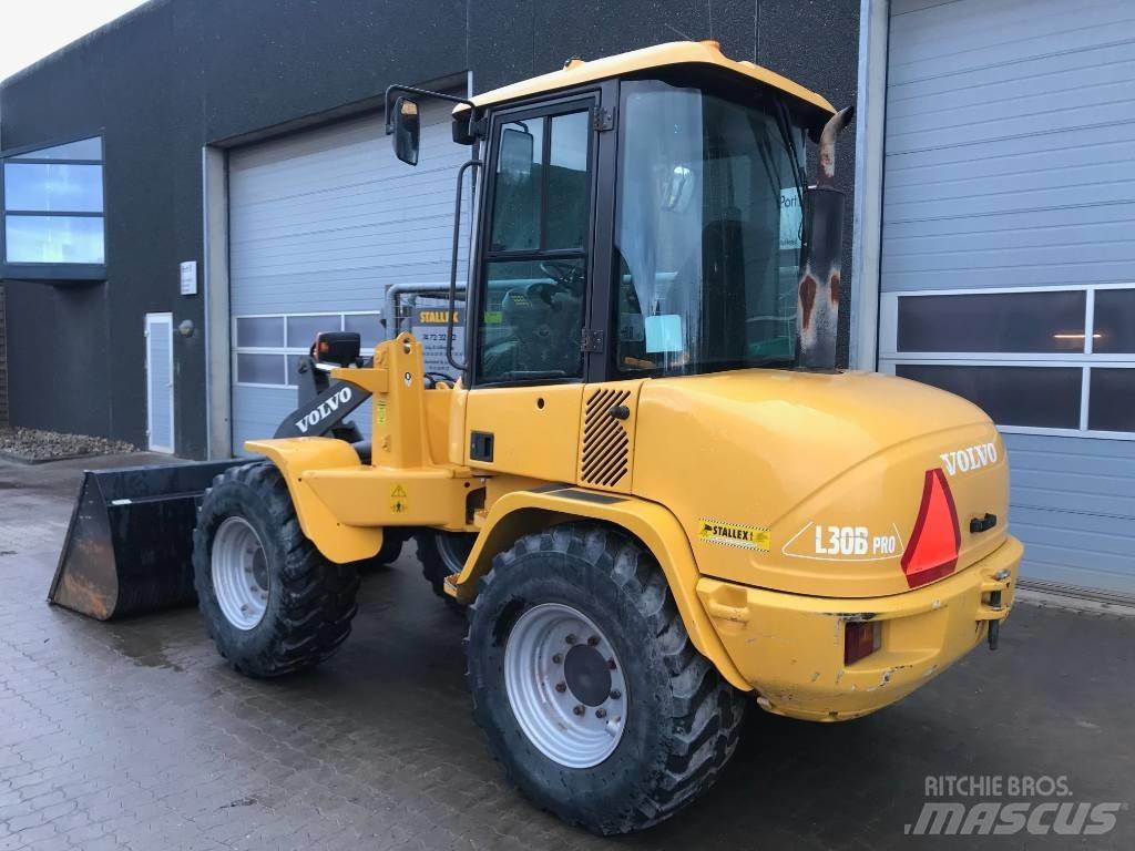 Volvo L30B Kolesové nakladače