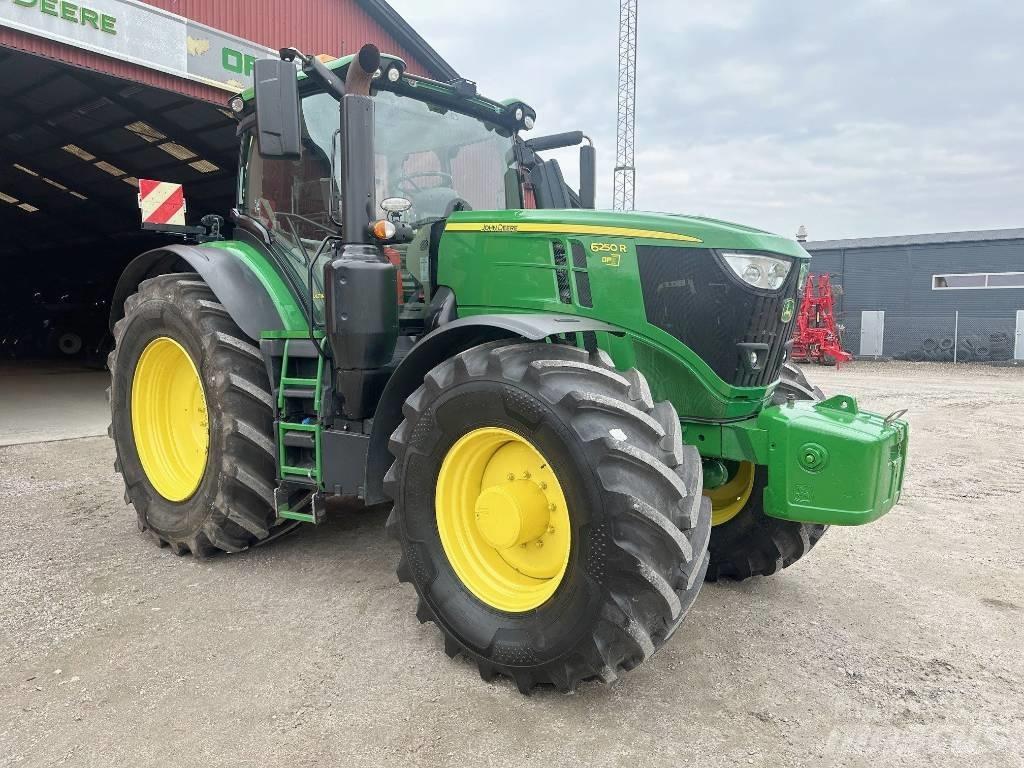 John Deere 6250R Traktory