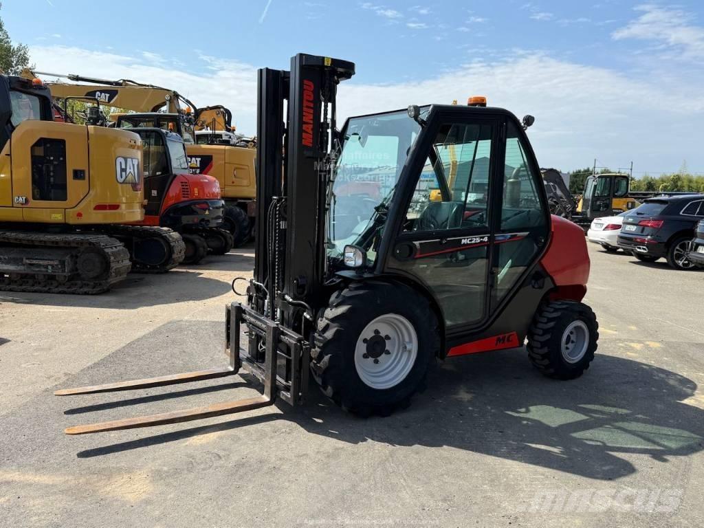 Manitou MC 25 Terénne vysokozdvižné vozíky
