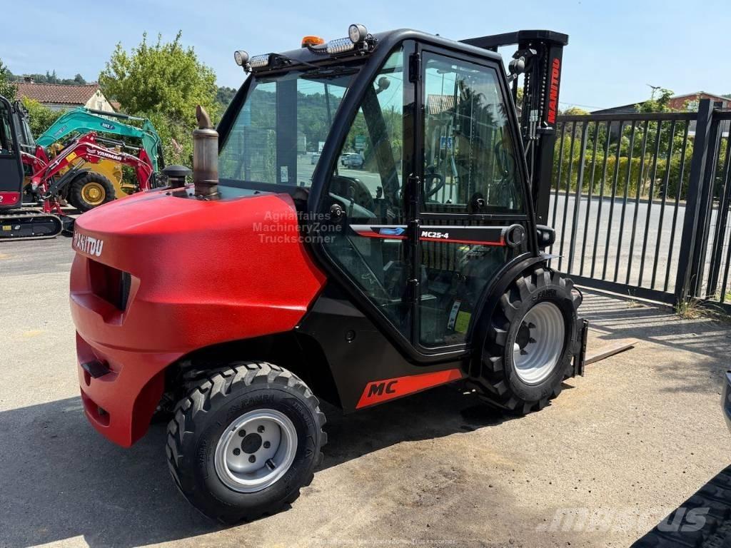 Manitou MC 25 Terénne vysokozdvižné vozíky