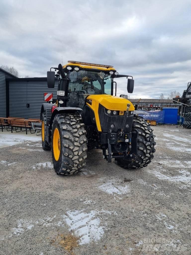 JCB Fastrac 4220 Traktory