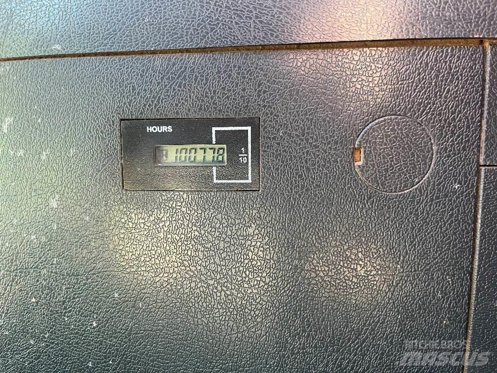 Hyundai HX 180 L Pásové rýpadlá
