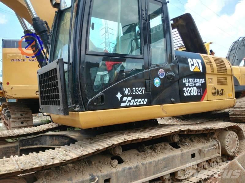 CAT 323 D L Pásové rýpadlá