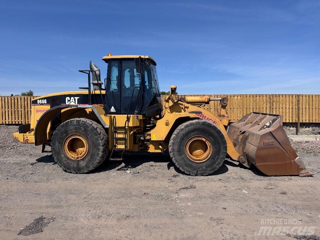 CAT 966 G Kolesové nakladače