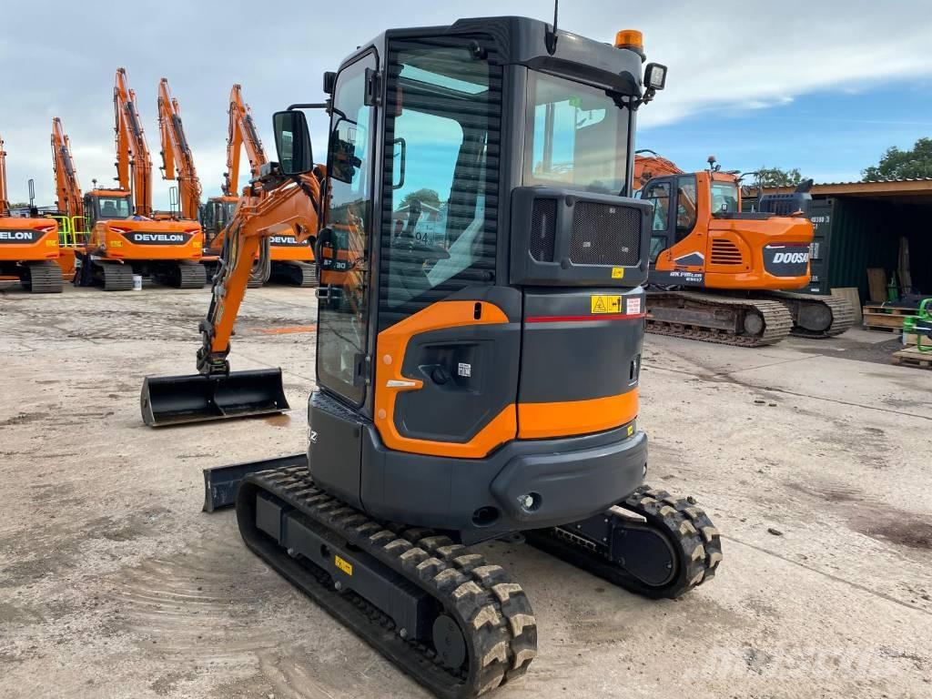 Develon DX 27 Z-7 Mini rýpadlá < 7t