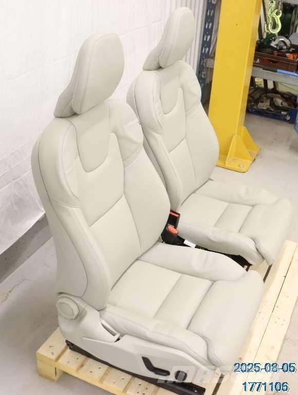 Volvo XC 60 Kabíny a interiér