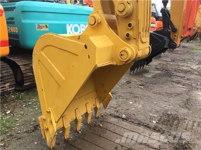 Komatsu PC 200 Pásové rýpadlá