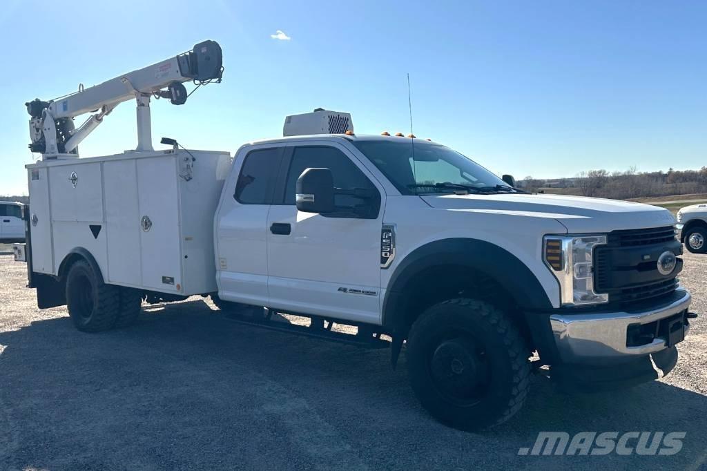 Ford F 550 XL SD Pásové žeriavy