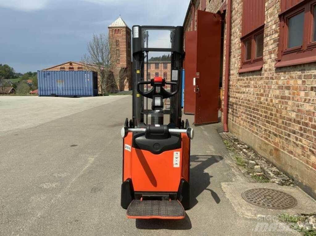 BT SPE 120 L Ručne vedené vysokozdvižné vozíky