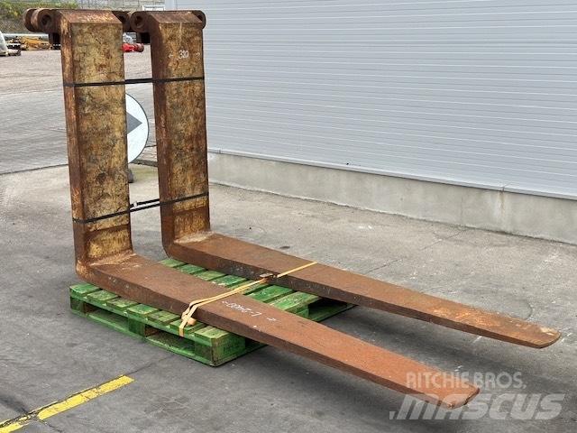 CAT 25-30 ton /988 Vidlica