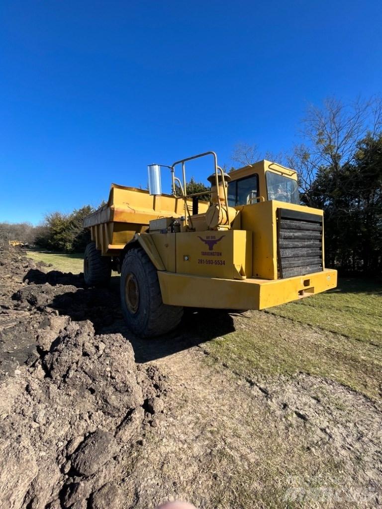 CAT D 30 D Kĺbové nákladné autá