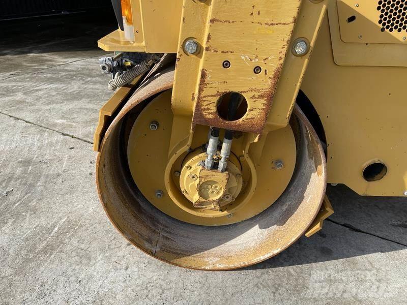 CAT CB 24 Tandemové valce