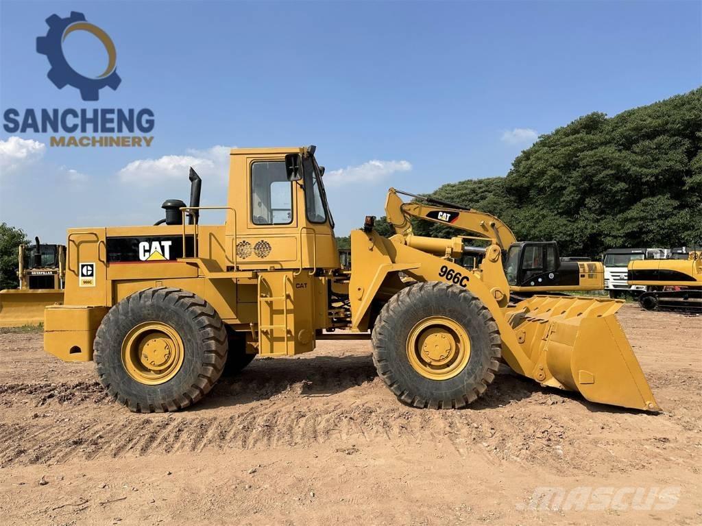 CAT 966C Kolesové nakladače
