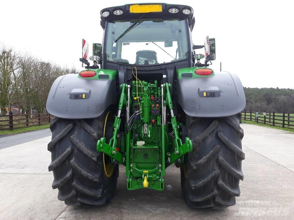 John Deere 6250 R Traktory