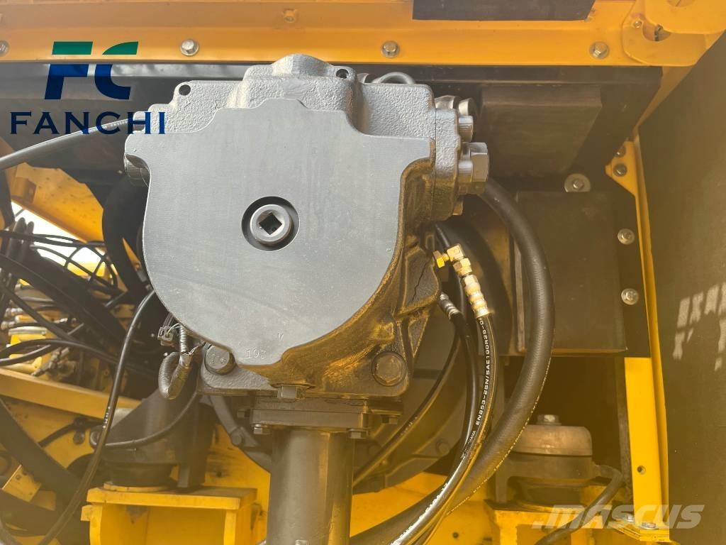 Komatsu PC 450-8 Pásové rýpadlá