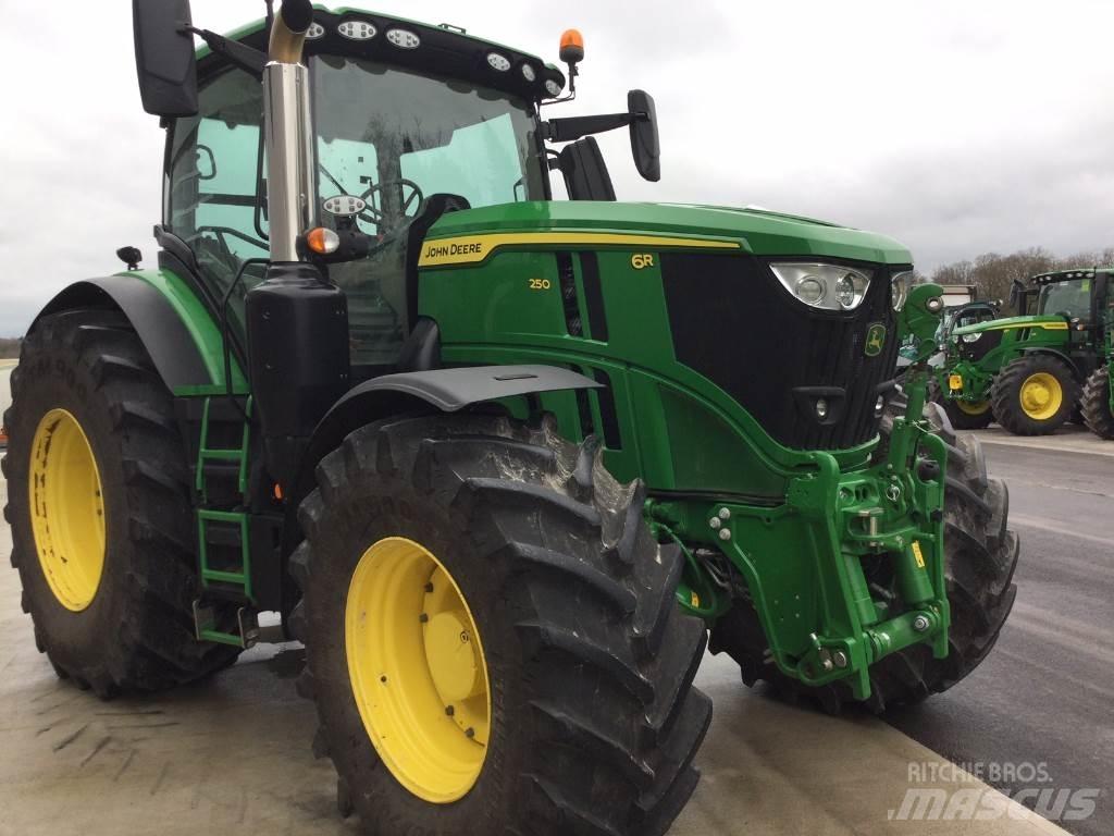 John Deere 6R250 Traktory