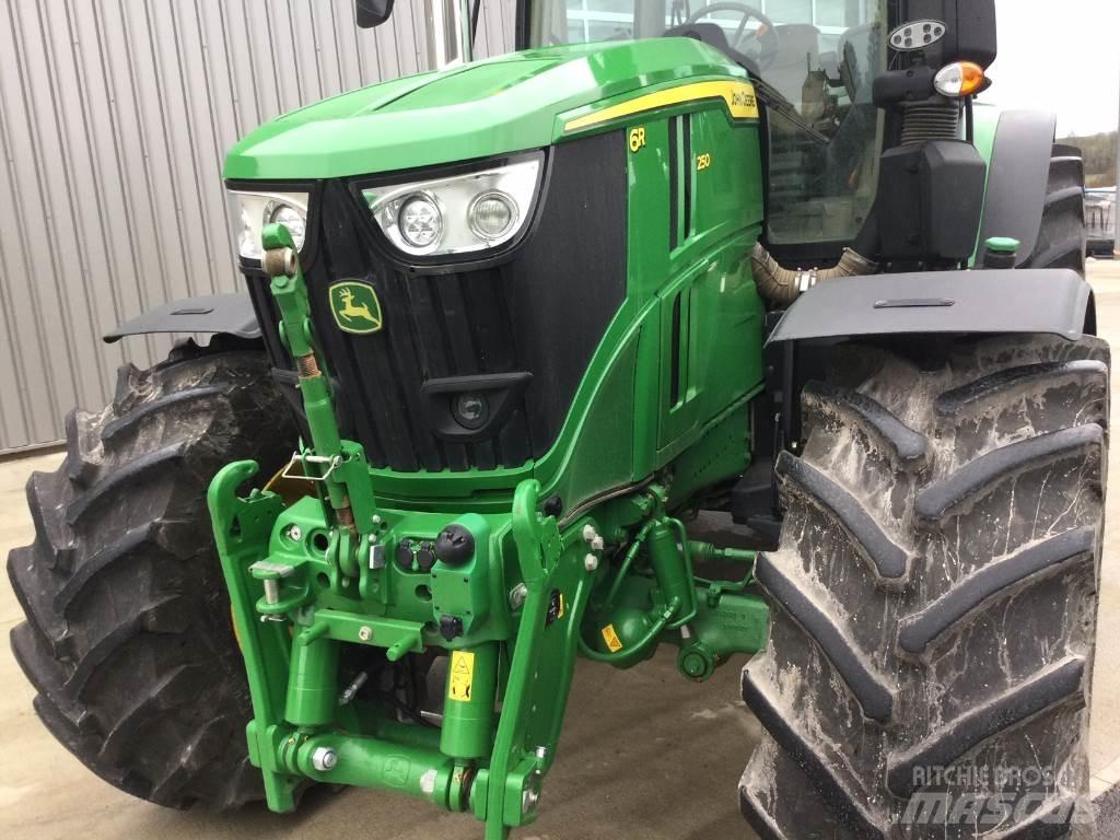 John Deere 6R250 Traktory