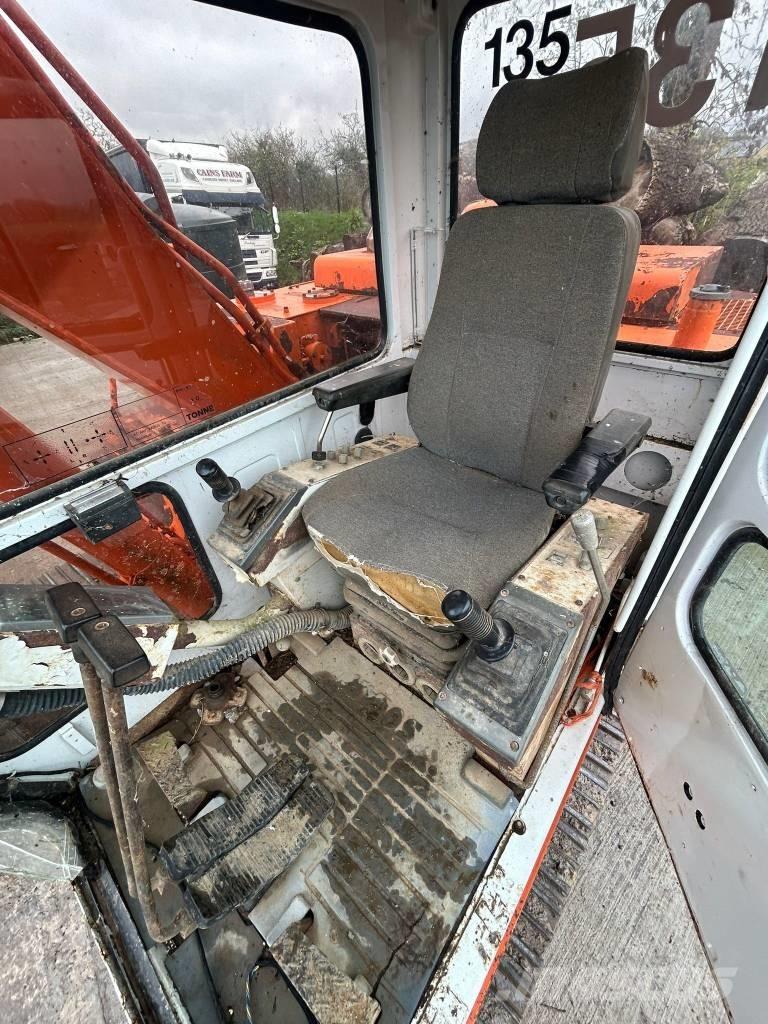 Daewoo DH 130 Pásové rýpadlá