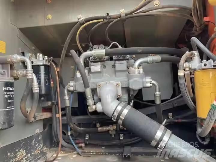 Hitachi ZX 250 Pásové rýpadlá