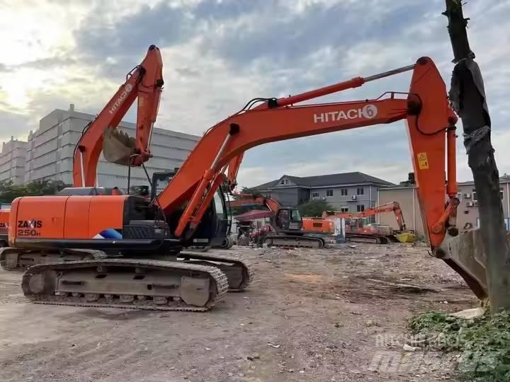 Hitachi ZX 250 Pásové rýpadlá