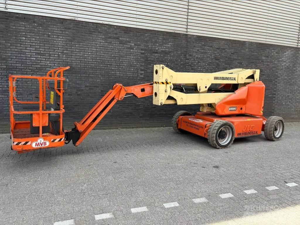 JLG E450AJ Kĺbové plošiny