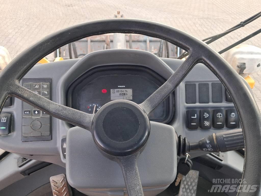 Volvo L 30 G Kolesové nakladače