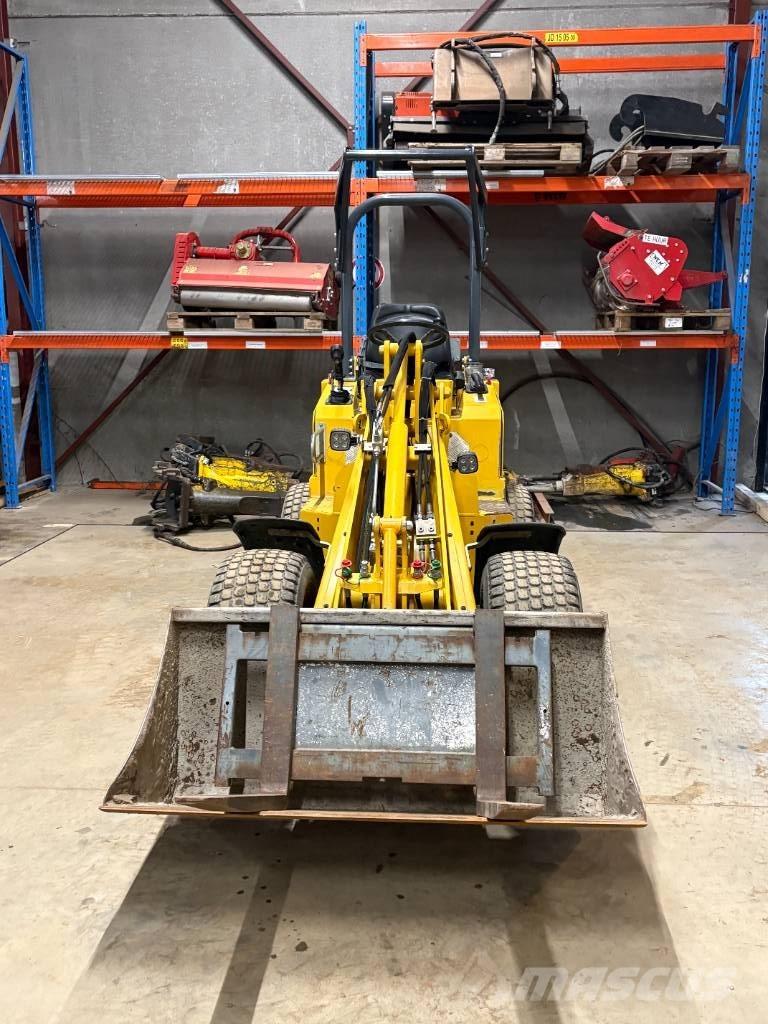 Knikmops KM 130 Kolesové nakladače