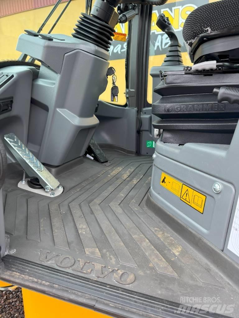 Volvo L 30 HS Kolesové nakladače