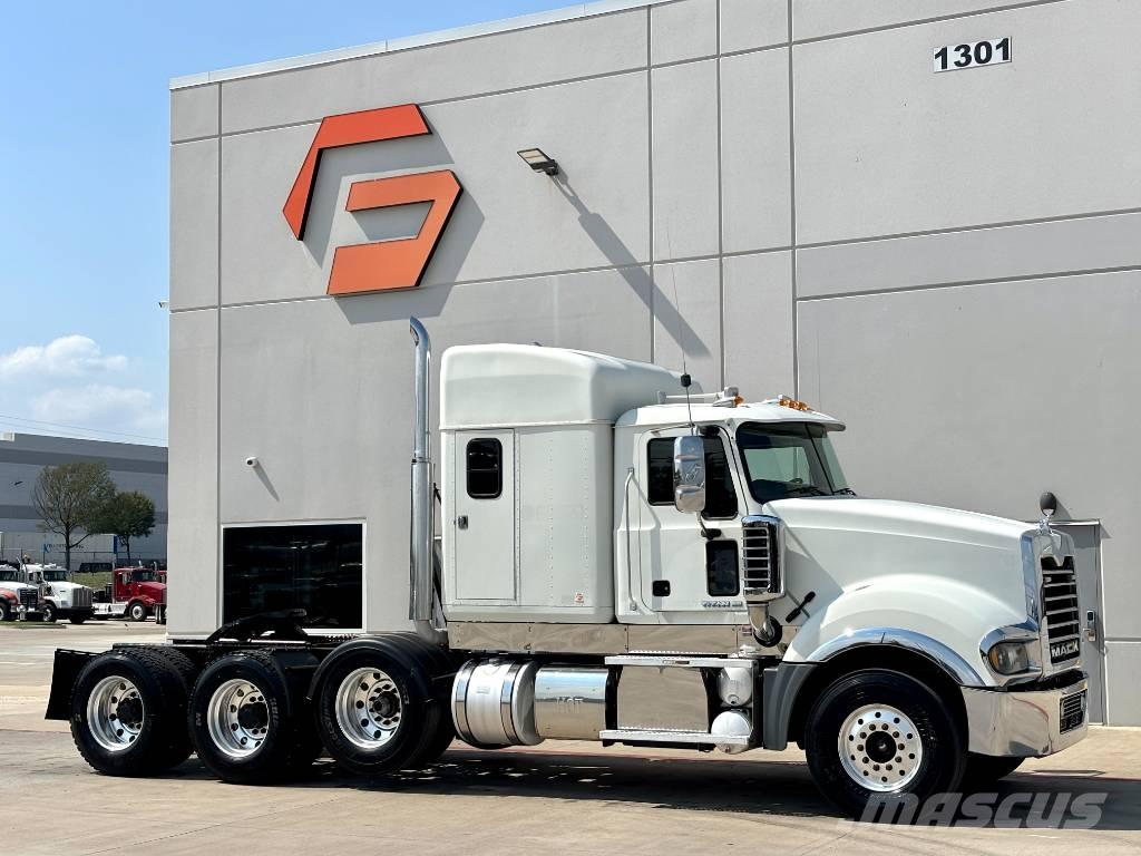 Mack Titan TD 713 Ťahače