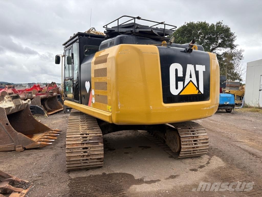 CAT 323 F L Pásové rýpadlá